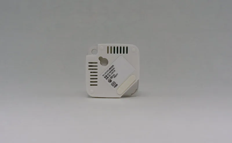 RS-WFIREX4 back, showing wall-mount hook and lanyard hole