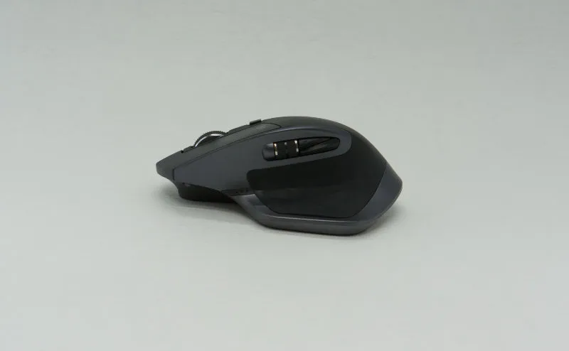 Logitech MX MASTER 2S, left side