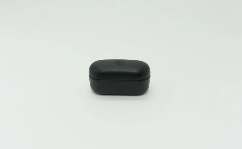 YAMAHA TW-E3A charging case, front view