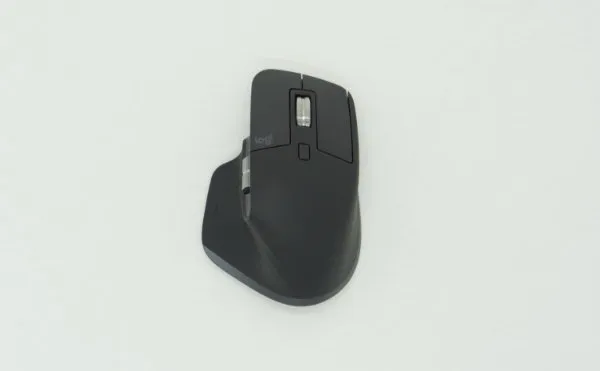 Logitech MX MASTER 3, top view