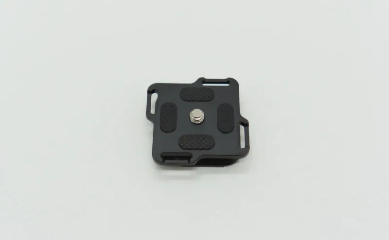 Peak Design standard plate, top side