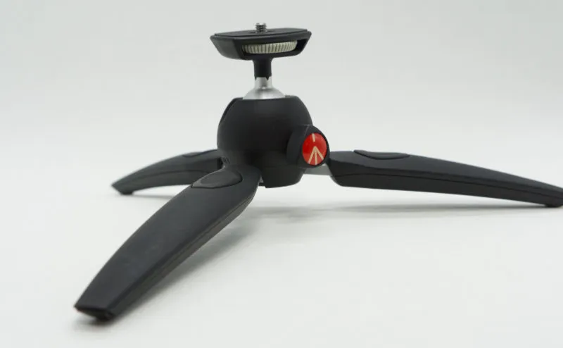 PIXI EVO in low leg-angle mode, sitting flat on a surface